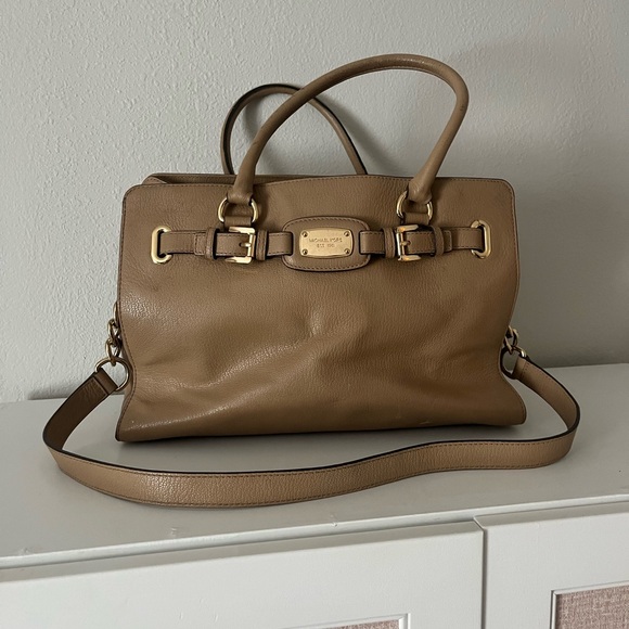 Michael Kors purse - Picture 1 of 2